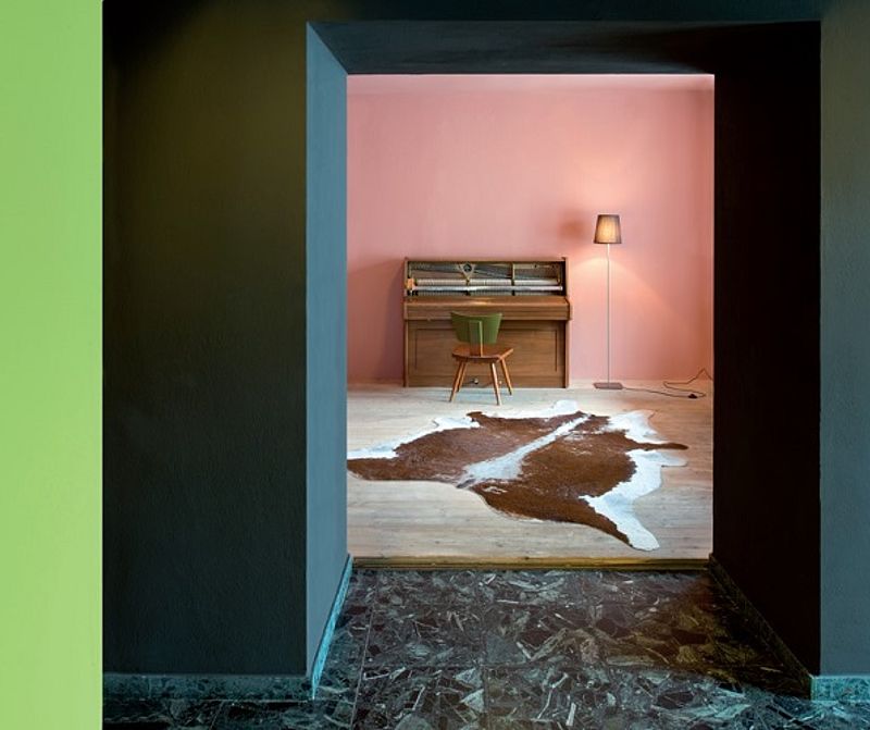 63 meisterhaften Farbtöne Le Corbusiers, umgesetzt in Farbrezepturen von einzigartiger Qualität – dafür steht poLyChro®, Les Couleurs® Le Corbusier manufactured by KEIM. 